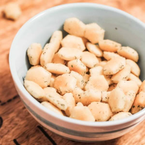 bowl of spicy ranch oyster crackers