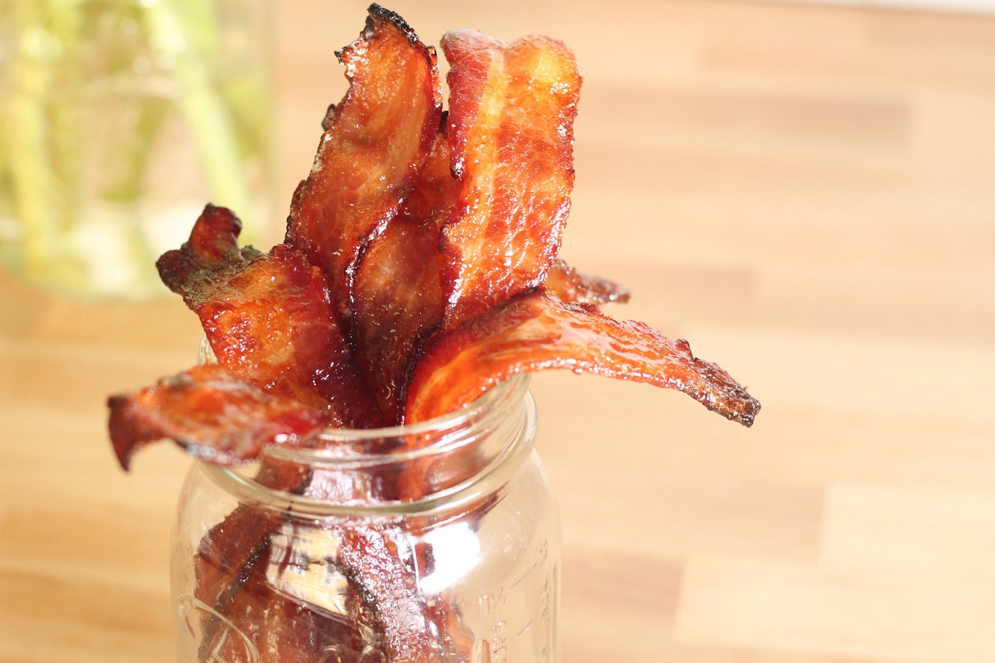 The Tantilizing Candied Bacon Appetizer That Will Disappear in Minutes!