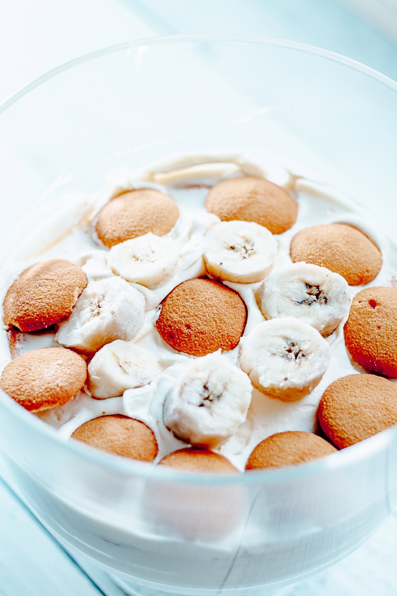 close up of banana cream pudding topped with nilla wafers and banana slices
