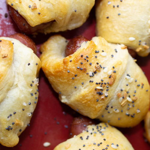 close up of 3-ingredient everything but the bagel mini pigs in a blanket
